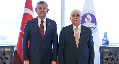 CHP Genel Başkanı Özel: "Anayasa Mahkemesi, Türkiye'de herkesin, her türlü tartışmadan uzak tutması gereken bir mahkeme"