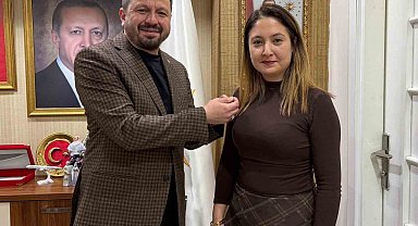 CHP Karesi İlçe Kadın Kolları Başkanı Sabiha Gören AK Parti'de