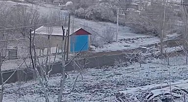 Çiçekdağı ilçesinde Nisan ayında kar yağdı