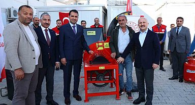 Çiftçilere zirai alet ve ekipman dağıtıldı