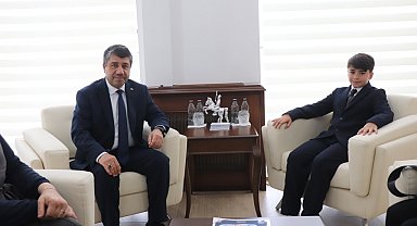 Çocuk başkanın ilk talebi, 'Daha çok kütüphane yapılsın' oldu