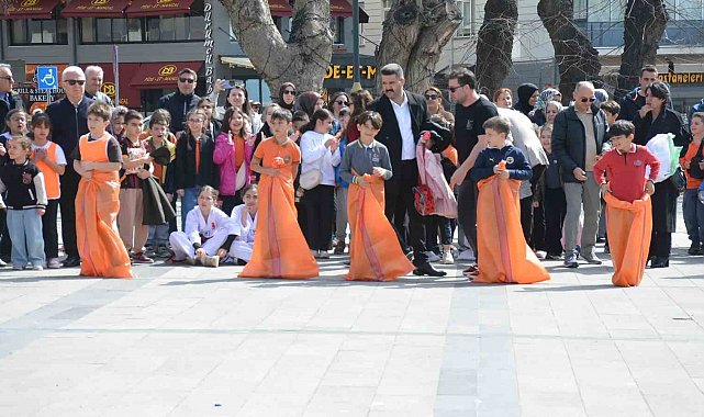 Çocuk şenliği Sinop'ta renkli görüntülere sahne oldu