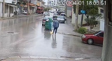 Çöpe atılacak batarya işletmecinin elinde alev aldı