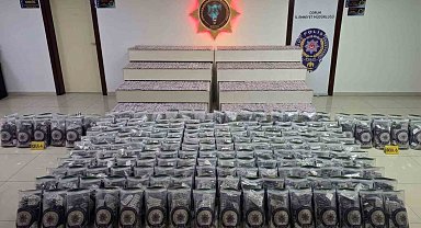 Çorum polisinden uyuşturucu sevkiyatına darbe: Binlerce hap ele geçirildi