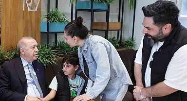 Cumhurbaşkanı Erdoğan, vatandaşlarla kafede sohbet etti