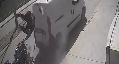 Datça'da park halindeki araca çarpan motosiklet sürücüsü yaralandı