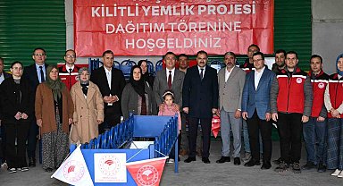 Demirci'de küçükbaş üreticilerine "Kilitli yemlik" desteği