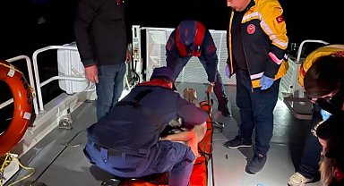 Demre Kaleköy'de rahatsızlanan kişi, sahil güvenlik botuyla tahliye edildi