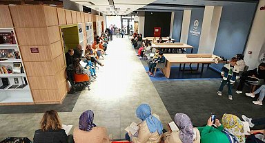 Denizli'de çocuklar "Telefonu Bırak, Kitaba Sarıl" çağrısına kulak veriyor