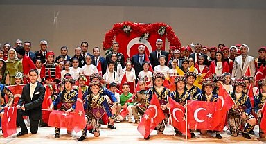 Denizli'de geleceğin teminatı çocuklar sahne aldı