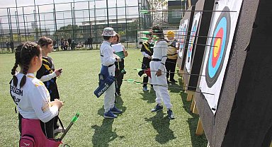 Denizli'de okçular 23 Nisan için yarıştı