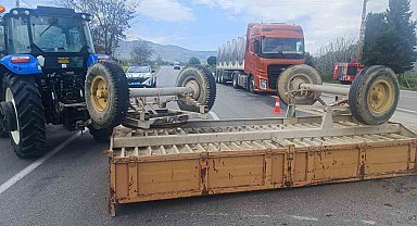 Denizli'de traktör ile hafif ticari araç çarpıştı