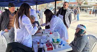 Deprem sonrası doktorlardan Sındırgı'ya özel ilgi