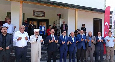 Depremin ardından inşa edilen 126'ncı cami ibadete açıldı