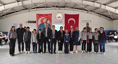 Dereceye giren öğrenciler ödüllerine kavuştu