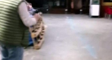 Devrek'te dehşet anları kamerada: Tüfekle iş yerine kurşun yağdırdı