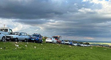 Devrilen traktörün sürücüsü hayatını kaybetti