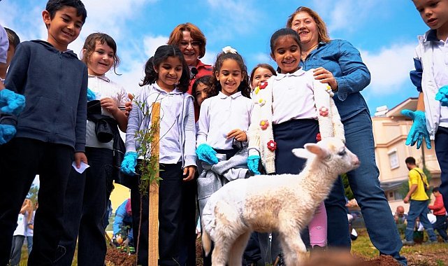 Didim'de fidanlar toprakla buluştu