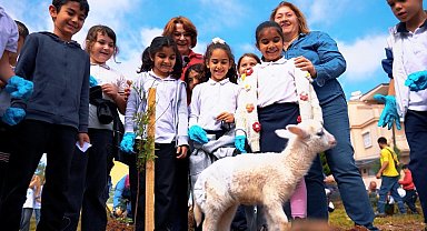 Didim'de fidanlar toprakla buluştu