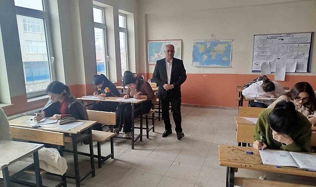 Diyadin'de eğitime destek artarak sürüyor