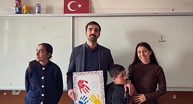 Diyadin'de renkli ellerle farkındalık