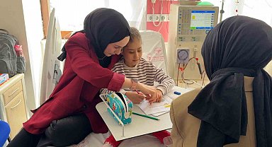 Diyaliz merkezinde 13 yaşındaki Melek için okuma yazma seferberliği