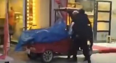 Diyarbakır'da çevredekileri rahatsız eden şahıs kamerada