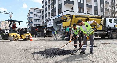 Diyarbakır'da hasarlı yollarda asfalt seferberliği