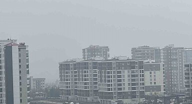 Diyarbakır'da olumsuz hava şartları uçak seferlerini iptal ettirdi