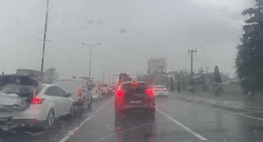 Diyarbakır'da sağanak ve dolu yağışı etkili oldu