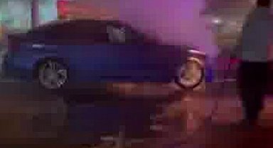 Diyarbakır'da seyir halindeki otomobil alev topuna döndü