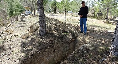 Dokuz kez ölümden döndü, mezarını kazmaya başladı
