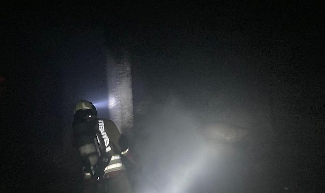 Dörtyol'da metruk bina yangını