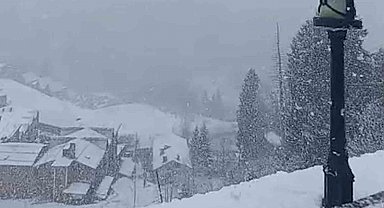 Dünyaca ünlü Ayder Yaylası'nda kar etkisini sürdürüyor