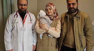 Dünyada 5 binde bir görülüyor: Yemek borusu kapalı doğan bebek, ameliyat ile sağlığına kavuştu