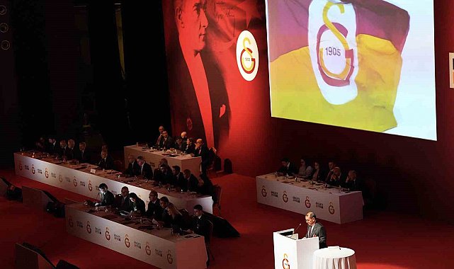 Dursun Özbek: "FIFA kokartı olmayan, tartışmalı bir hakemi bu maça atayarak sinir uçlarımızla oynuyorlar"