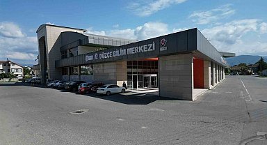 Düzce Belediyesi'nden öğrencilere ve ailelere akademik destek