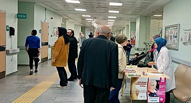 Düzce'de Kanser Haftası'nda farkındalık standı kuruldu