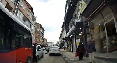 Düzce'de yayaya çarpan sürücü direksiyonu başkasına devretti