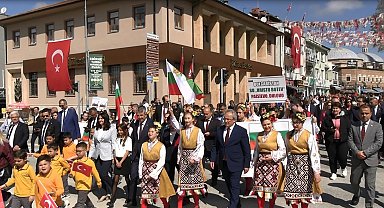 Edirne'de 23 Nisan coşkusu Balkanlardan gelen öğrencilerle birlikte yaşandı