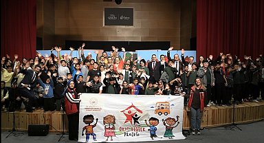 Edirne'de çocuklara doğa sevgisi sahne üzerinden aktarıldı