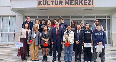 Efeler'de 'İklim Krizi ile Mücadele' münazarası tamamlandı