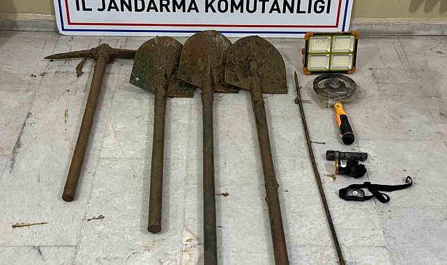 Efeler'de kaçak kazıya suçüstü