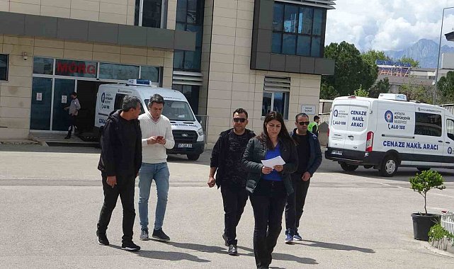 Ekmek almak için markete giden yaşlı adam çöp kamyonunun altında hayatını kaybetti