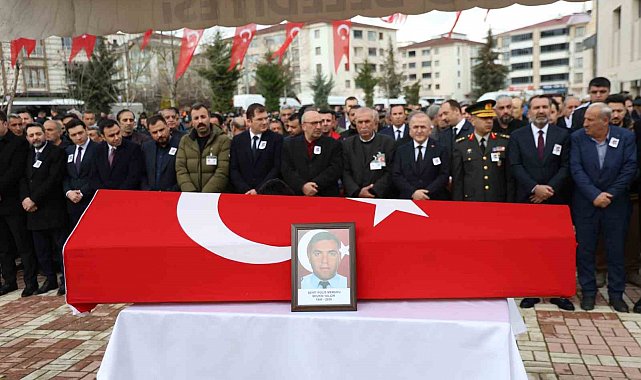 Elazığ şehidini son yolculuğuna uğurladı