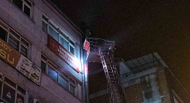 Elazığ'da bacadan yükselen yoğun duman korkuttu