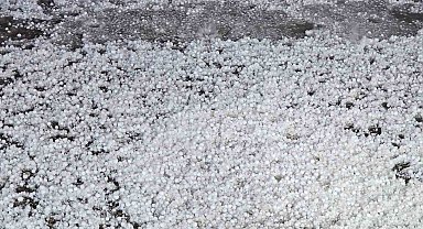 Elazığ'da dolu etkili oldu