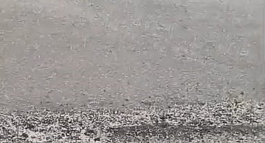 Elazığ'da dolu yağışı etkili oldu