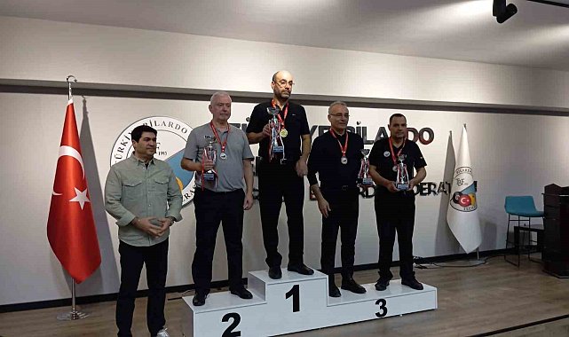 Elazığlı sporcu Yetkin Çelikel 3 bant bilardoda Türkiye üçüncüsü oldu