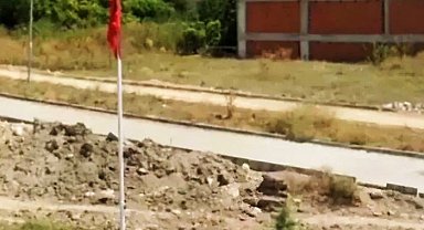 Emet'te inşaat ve yol arasında kalan şehit mezarları nakledildi